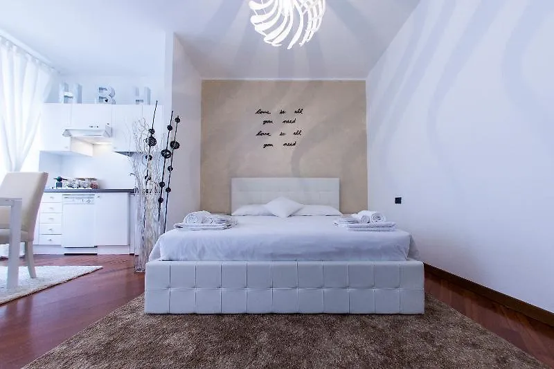 Hemeras Boutique Homes - Design Apartments In Milan Center 0*,  Italy